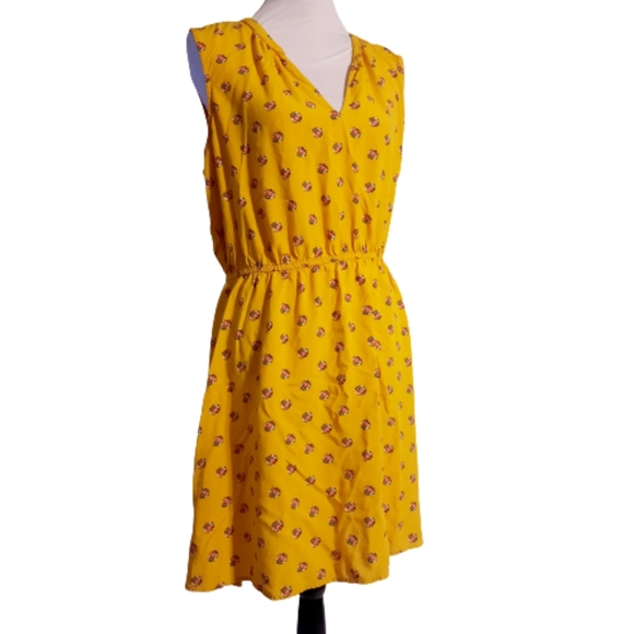 Old Navy Dresses & Skirts - Yellow floral above knee dress